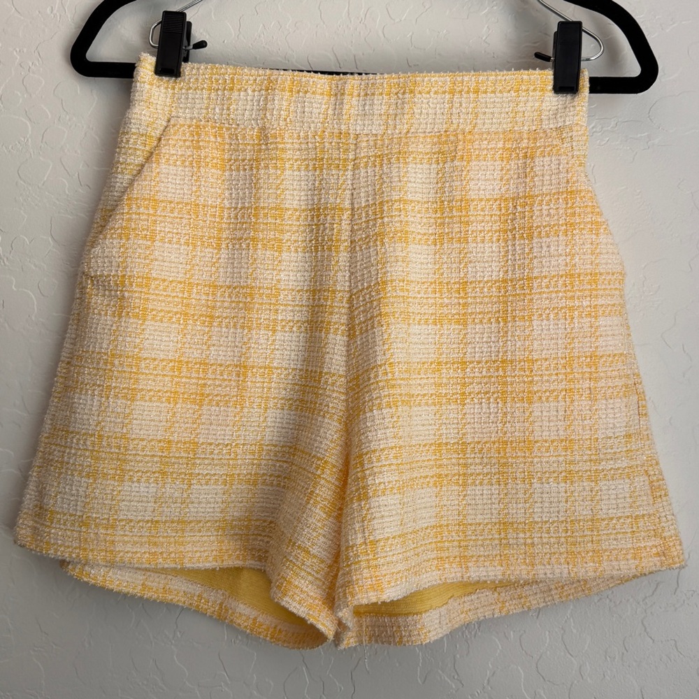 Daphnea Paris Women's Plaid‎ Tweed Shorts Size Yellow White Small